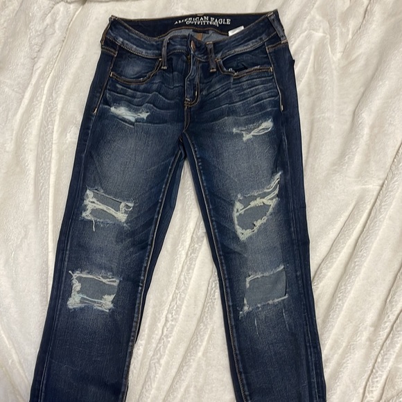 American Eagle ‘Super Stretch’ dark navy skinny jeans. Size 8 - Picture 2 of 4